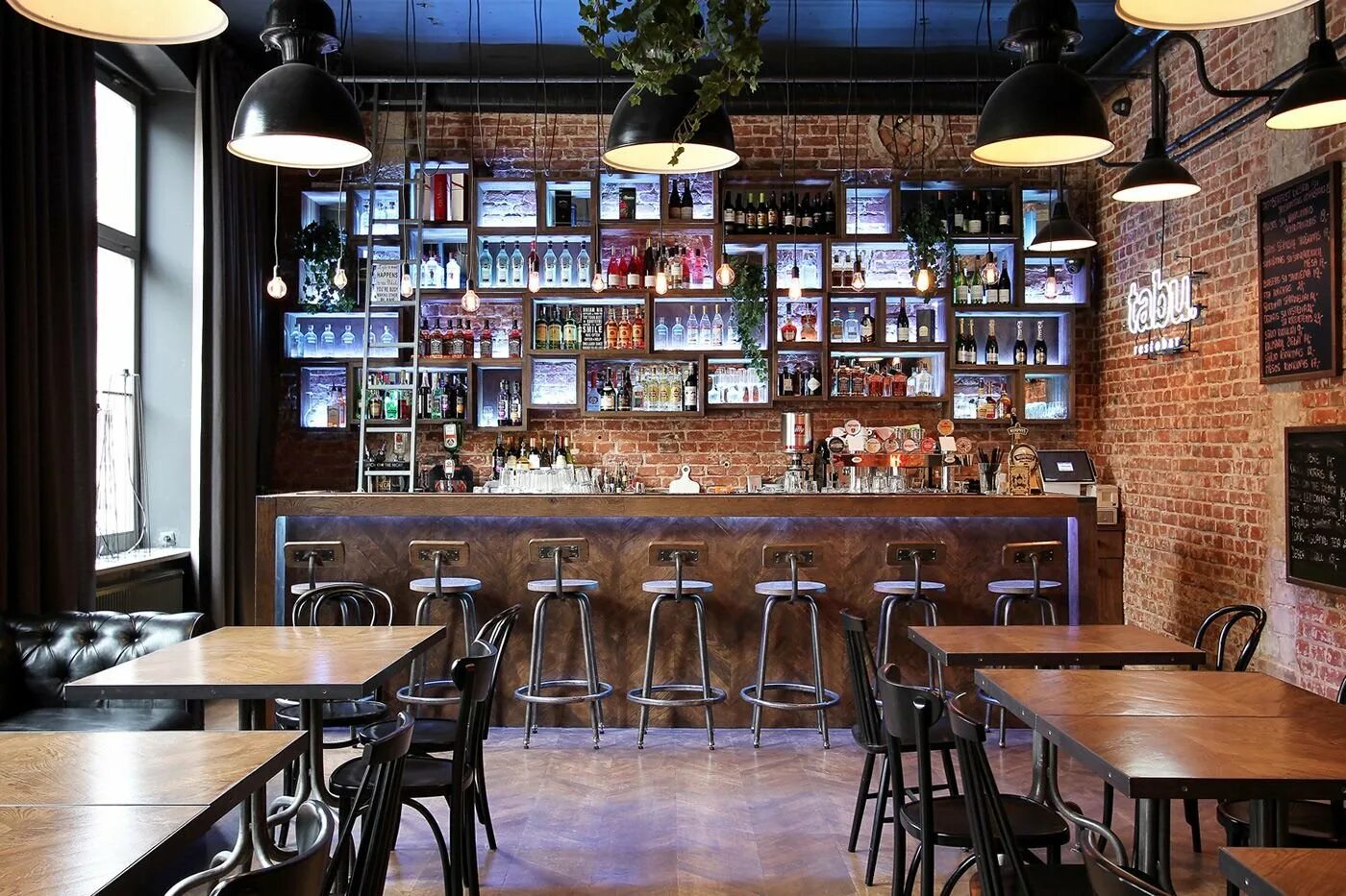 Bar theme. Барная стойка в баре. Барная стойка в пабе. Bar theme. Бар класса люкс.