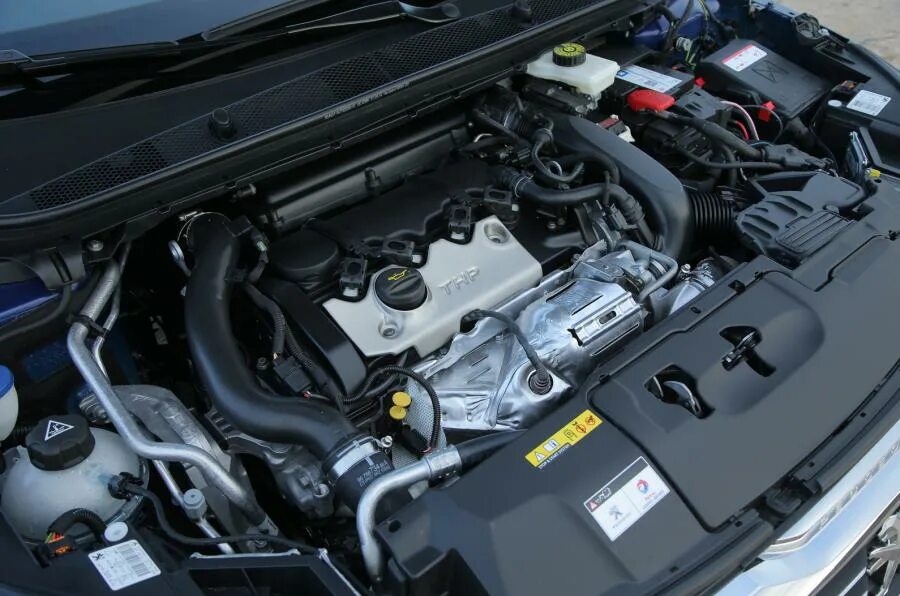 мотор пежо 308 1. пежо 308 2011 двигатели. 6. Peugeot 308 под капотом. пежо 308 2011 двигатели.