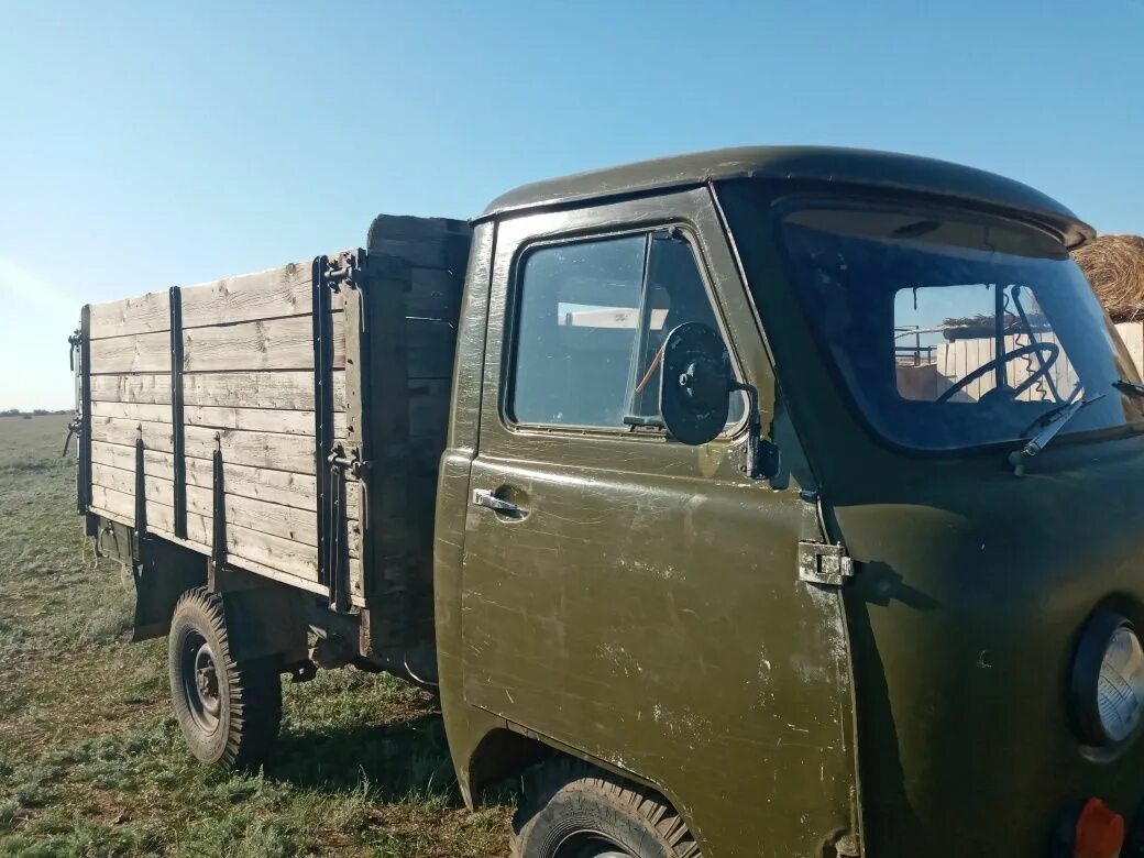 Уаз бортовой купить иркутске. УАЗ бортовой 1990. УАЗИК бортовой каракалпак Сатылатын. Карго в 1990 году. Авито Северная Осетия УАЗ бортовой.