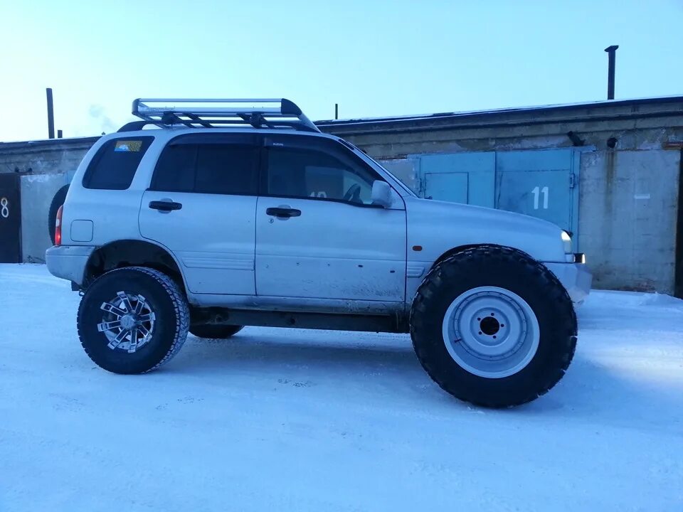 Suzuki escudo колеса. Сузуки витара 1994. Suzuki escudo колеса. Диски suzuki escudo. Сузуки витара на 33 колесах.