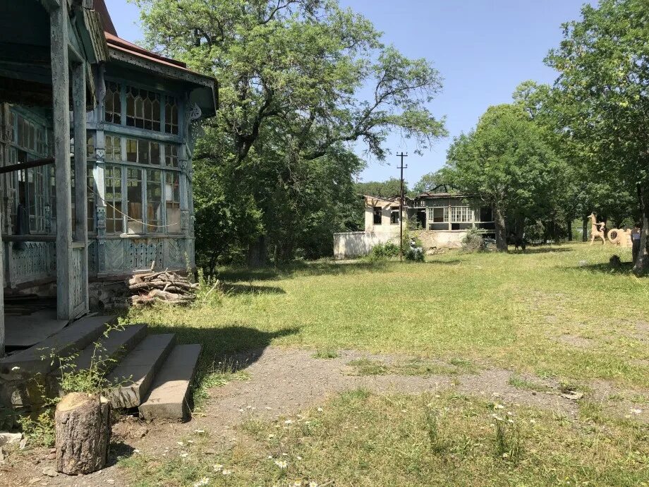 Дача Лаврентия Берия. Дача Берии в Коджори. Дача Лаврентия Берия Тбилиси. Дача Берии в Абхазии.