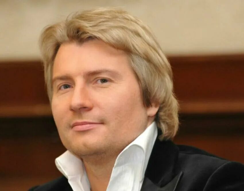 Басков подарил миллион. Басков 2008.