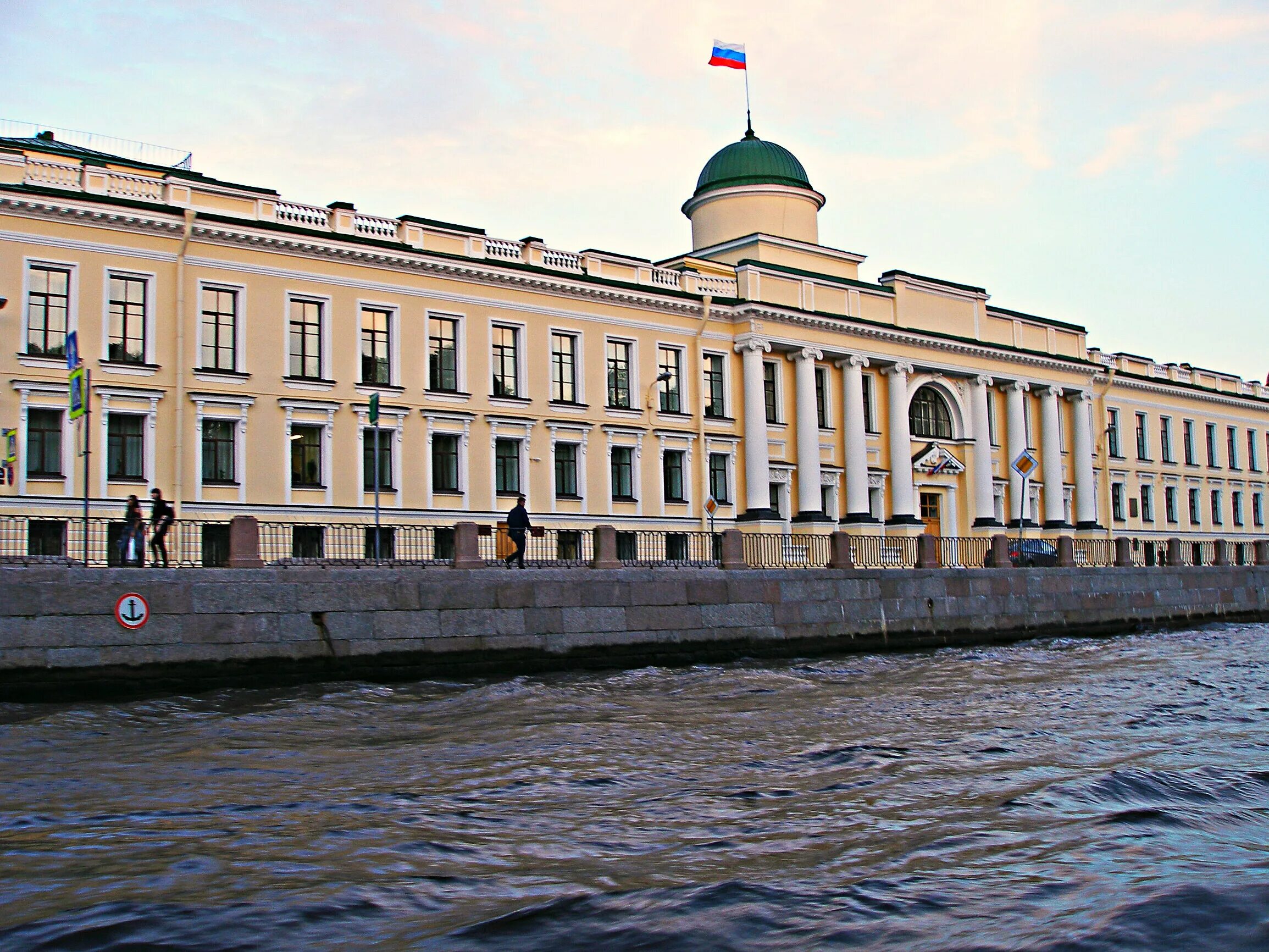 Сайт лужского городского суда ленинградской. Императорское училище правоведения Санкт-Петербург. Областной суд Ленинградской области. Петербургское училище правоведения Апухтин. Здание Императорского училища правоведения в Санкт-Петербурге.