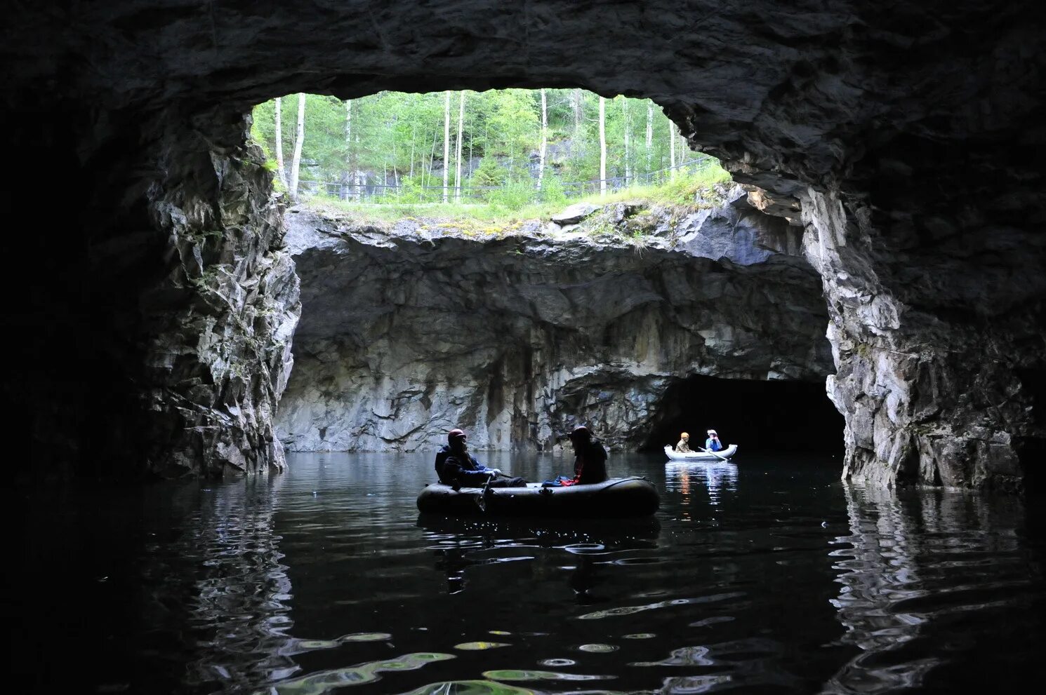 горно-алтайск тавдинские пещеры. большая тавдинская пещера горный алтай. торатау карстовые пещеры. горный парк рускеала подземные гроты. горный парк рускеала пещеры.