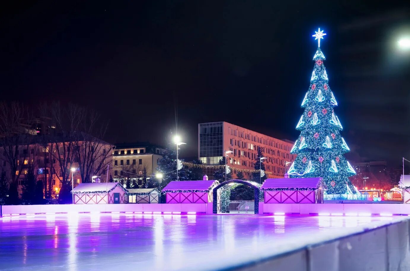 Каток на площади славы самара. Самара елка на площади. Каток на набережной самара. Каток на площади славы самара. Самара площадь куйбышева каток на куйбышева.