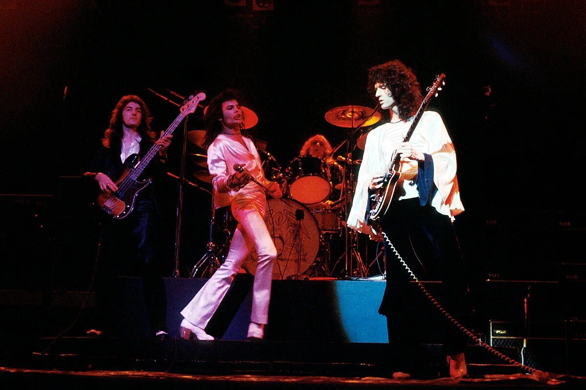 Концерт группы квин. Queen 1974. Queen Live 1970. Queen 1975. Квин 1974 концерт.