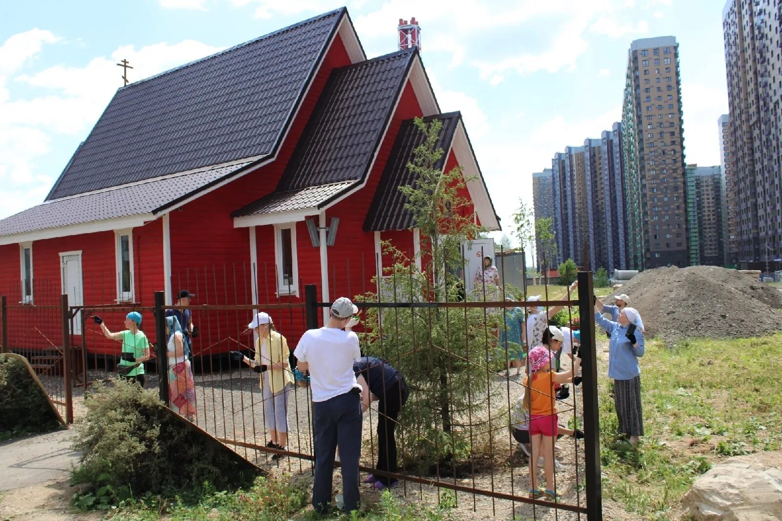 Церковь в новой трехгорке. Храм трехгорка. Храм трехгорка. Храм трехгорка. Храм трехгорка.