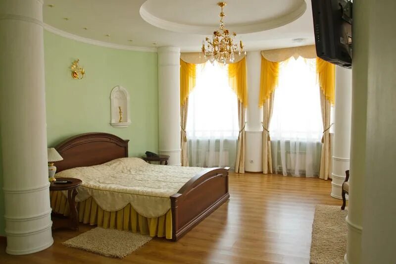 ресторан южные ворота курск. отель юг раевский. гостиница южные ворота. южные ворота курск. южные ворота курск гостинично-ресторанный комплекс.