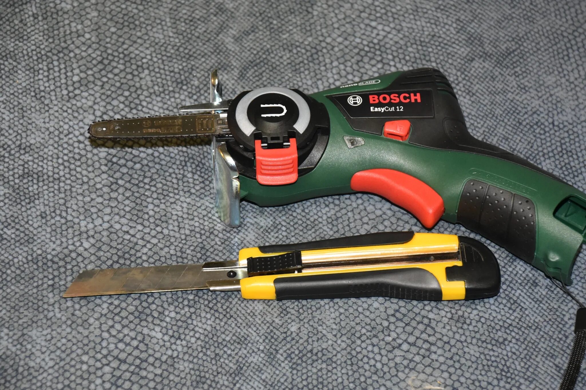 Аккумуляторная мини цепная пила Bosch EASYCUT 12. Цепная мини-пила аккумуляторная Bosch EASYCUT 12 (0.603.3c9.001), без АКБ И ЗУ. Мини-цепная Bosch "EASYCUT 12". Аккумуляторная мини-цепная Bosch "EASYCUT 12". 06033c9020.