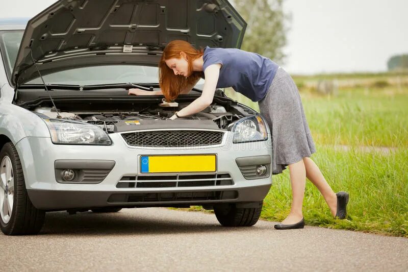 Woman Fix the car. Car Repair картинки девушки. Женщина на дороге просит помощи. Женщина плюс её машина сколько мужчин картинка. She fixes cars