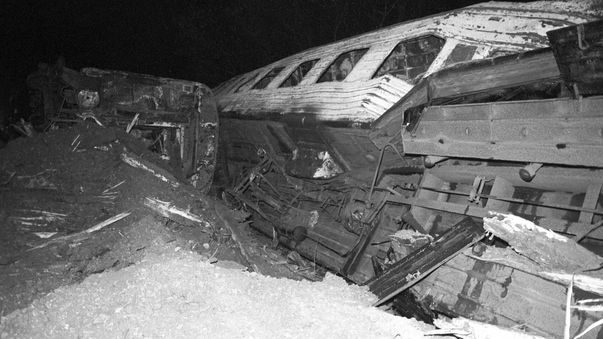 Ужасная трагедия в москве. Новосибирск-Адлер катастрофа 1989. Железнодорожная катастрофа Аша Улу Теляк 1989. ЖД катастрофа станция Ельниково.