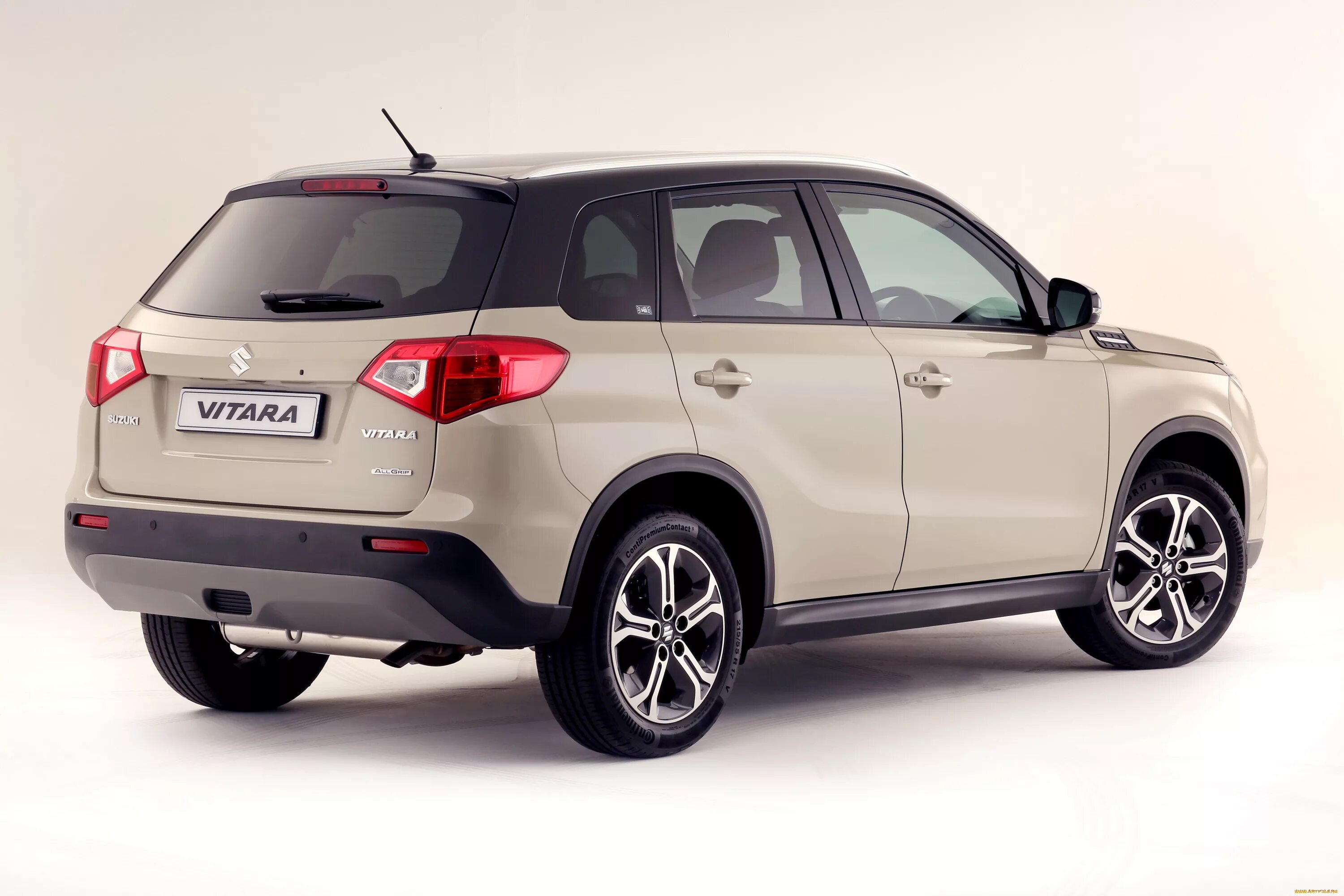 Сузуки купить 2015. Suzuki Vitara 2015. Сузуки Витара 2015 года. Сузуки Витара 2015г. Сузуки Гранд Витара 2015 года.