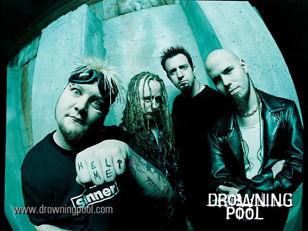 Drowning Pool солист. Группа Drowning Pool. Джейсон Джонс Drowning Pool. Группа Drowning Pool 2001. Company drowning