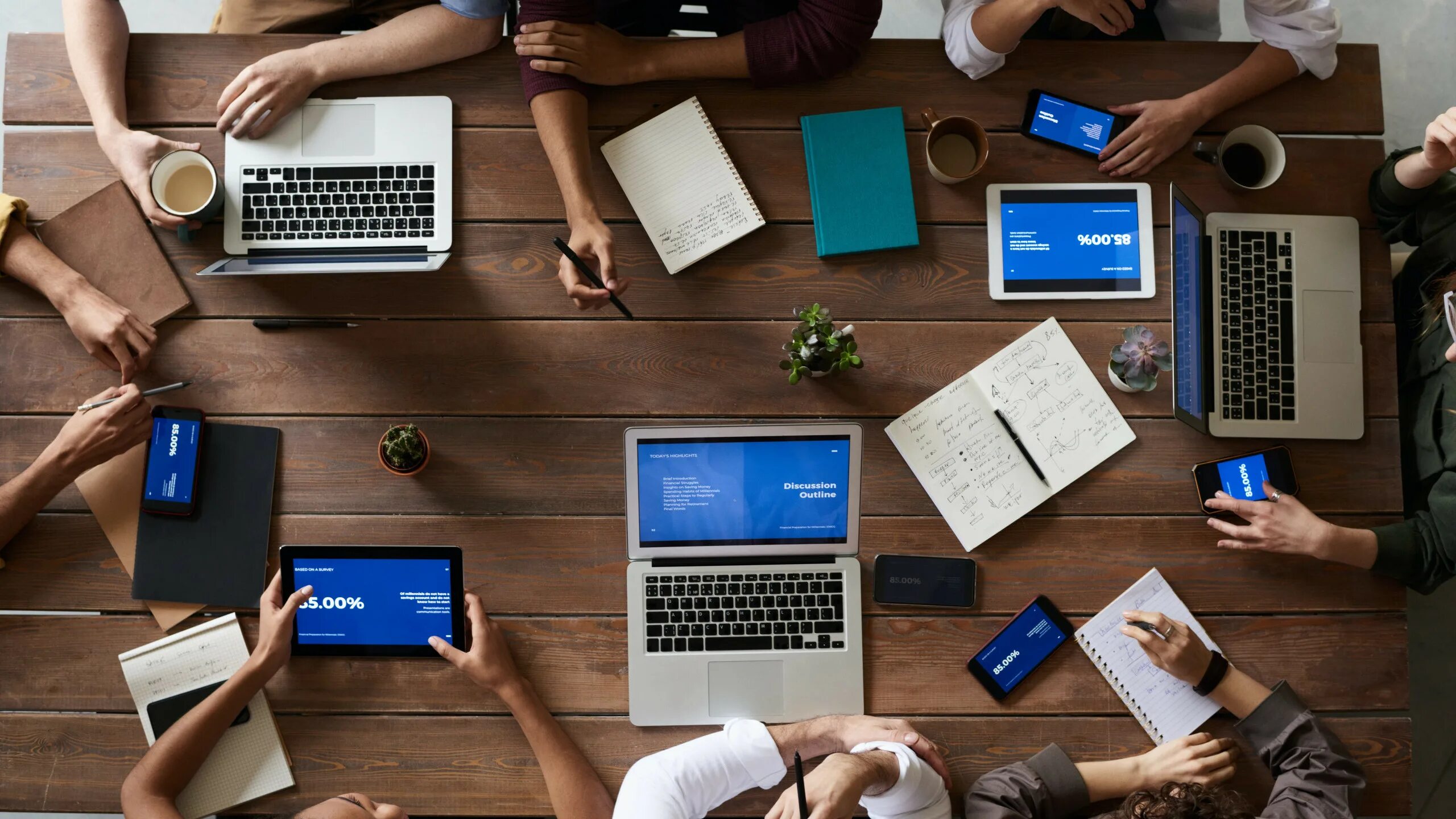 переговоры с дизайнером. маркетинг. встреча с дизайнером. программисты. интересный стартап.