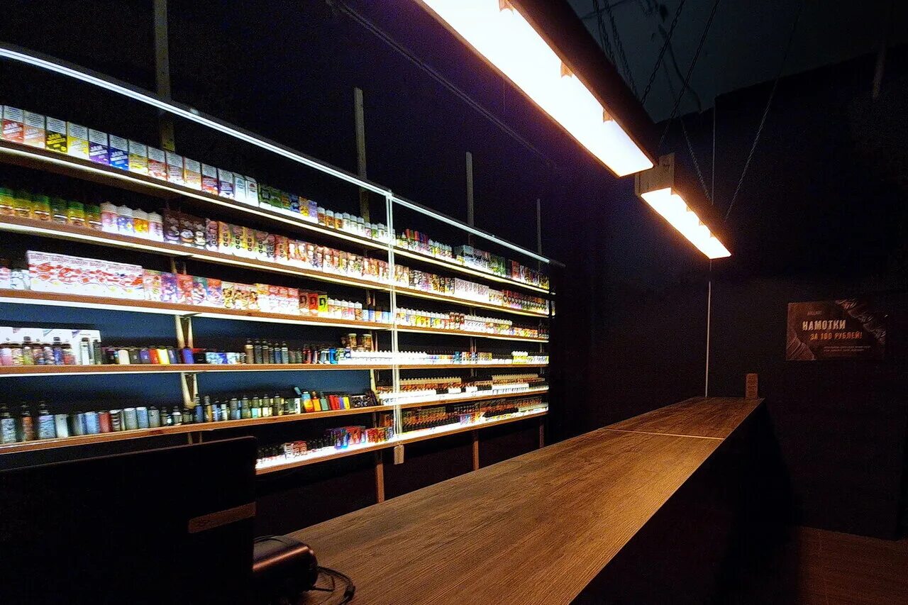 вейп шопы на карла маркса. вейп шоп алексеевка. продавец электронных сигарет. ракета владимир вейп шоп. вейп шоп автовокзал.