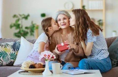 Мама в семье маленькая