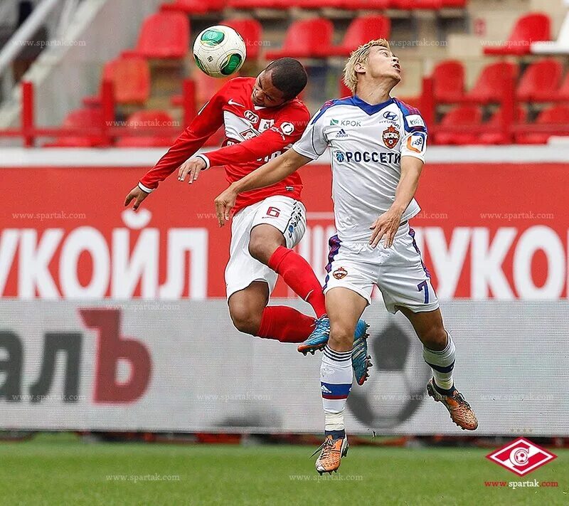 спартак футбольный клуб москва. спартак футбольный клуб москва фото. московский футбольный клуб спартак. спартак цска лужники 2001. футбольная команда спартак.