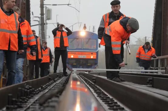 Когда откроют движение поездов. Ревизор по безопасности движения РЖД. День Ревизора по безопасности движения поездов ОАО РЖД. Железнодорожный Ревизор по безопасности движения. Ревизоры на железной дороге.