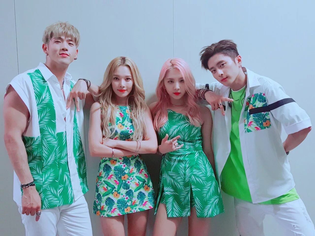 Kard группа участники. Kard группа участники. Kard группа участники. Кард группа корейская. K a r d песни.