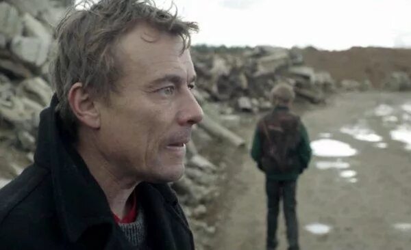 Картинки из фильма на дне владимир кот. На дне 2014. Михаил ефремов. Афиша на дне горький. На дне фильм 2014 кадры.