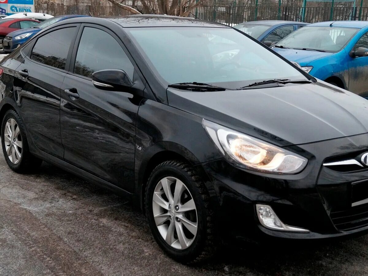 Hyundai Solaris 2013 черный. Черный Хендай Солярис 2013 черный. Hyundai Solaris 2013 1.6. Хендай Солярис 2013. Солярис 2013г купить