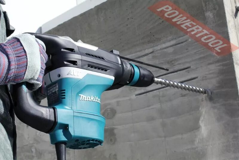 Перфоратор в новгород. Makita hr4013c. Makita HR 4013. Перфоратор Makita hr4013c. Перфоратор Макита сверление.