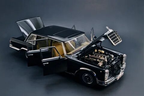 Mercedes 1 18
