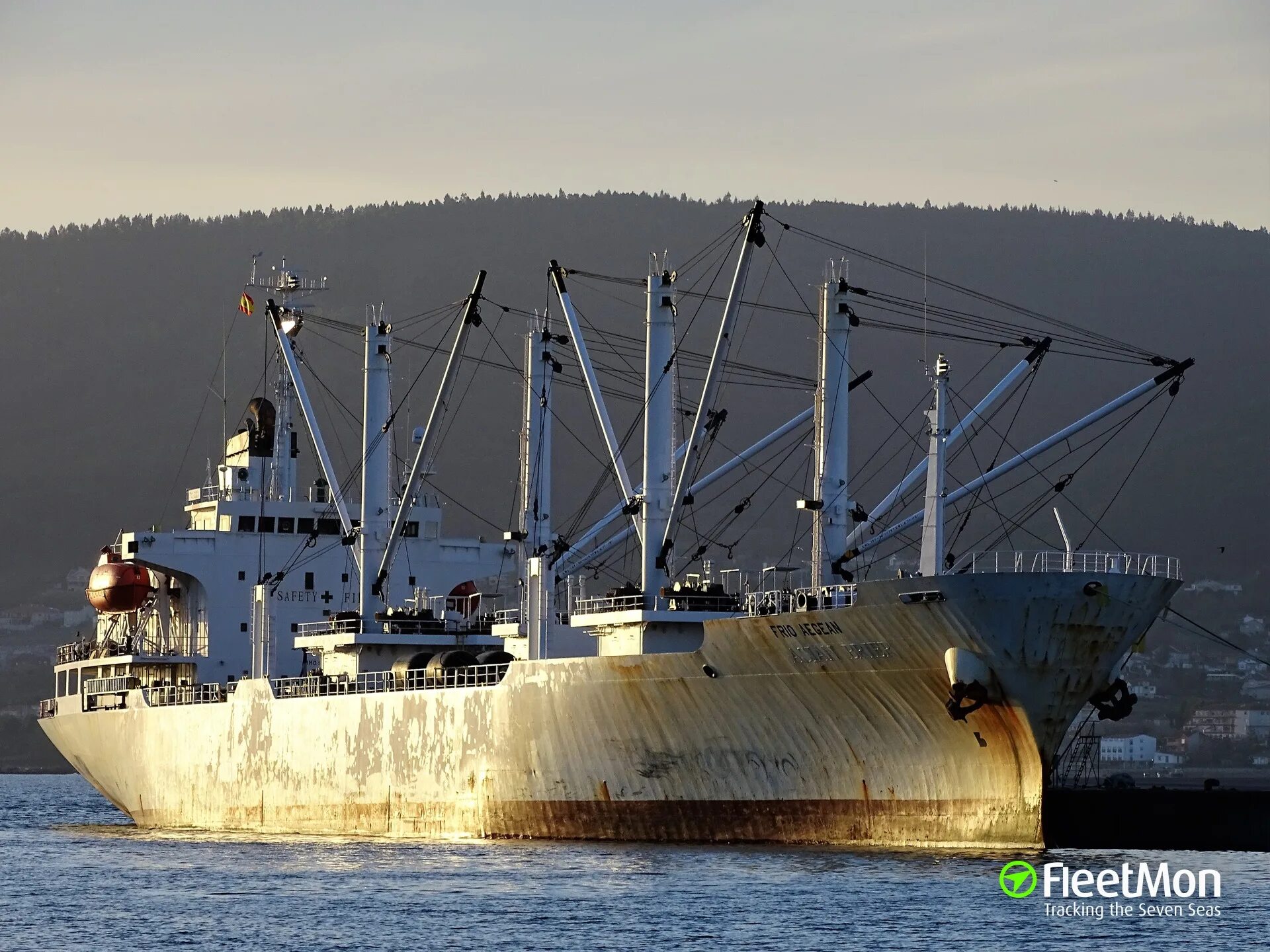 Фрио сапфир судно. Frio Hellenic Reefer. Frio Aegean Reefer. Фрио Гамбург судно. Ургулл местоположение