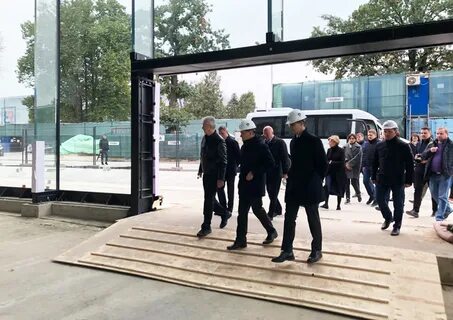 Согласно шутке одного из строителей павильона атом