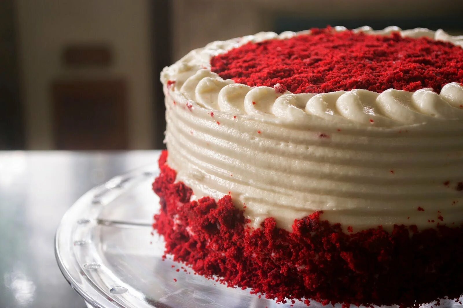 Торты на день рождение фото рецепт. Торта "красный бархат" (Red Velvet).. Торт красный бархат Спар. Торт красный бархат с кремом чиз. Торт ред вельвет красный.