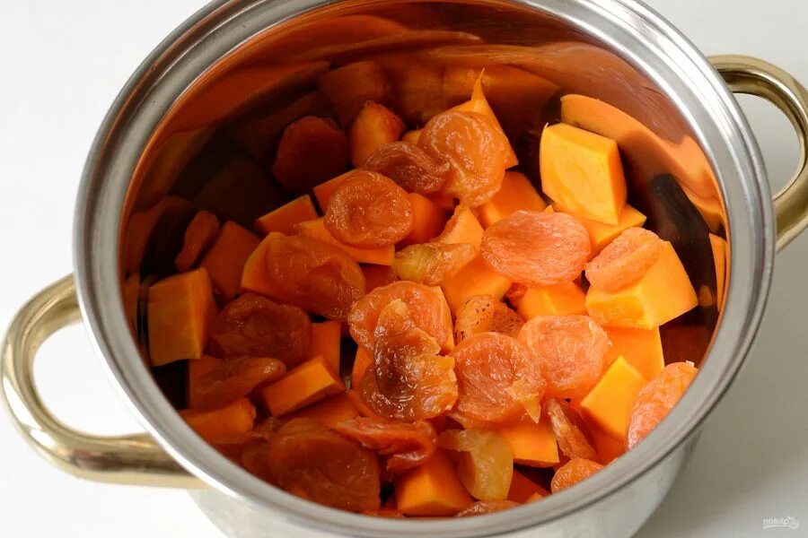 Рецепт запеченной тыквы с курагой. Тыква с курагой. сок из тыквы с курагой. тыква кусочками и апельсин. тыква с курагой тушеная.