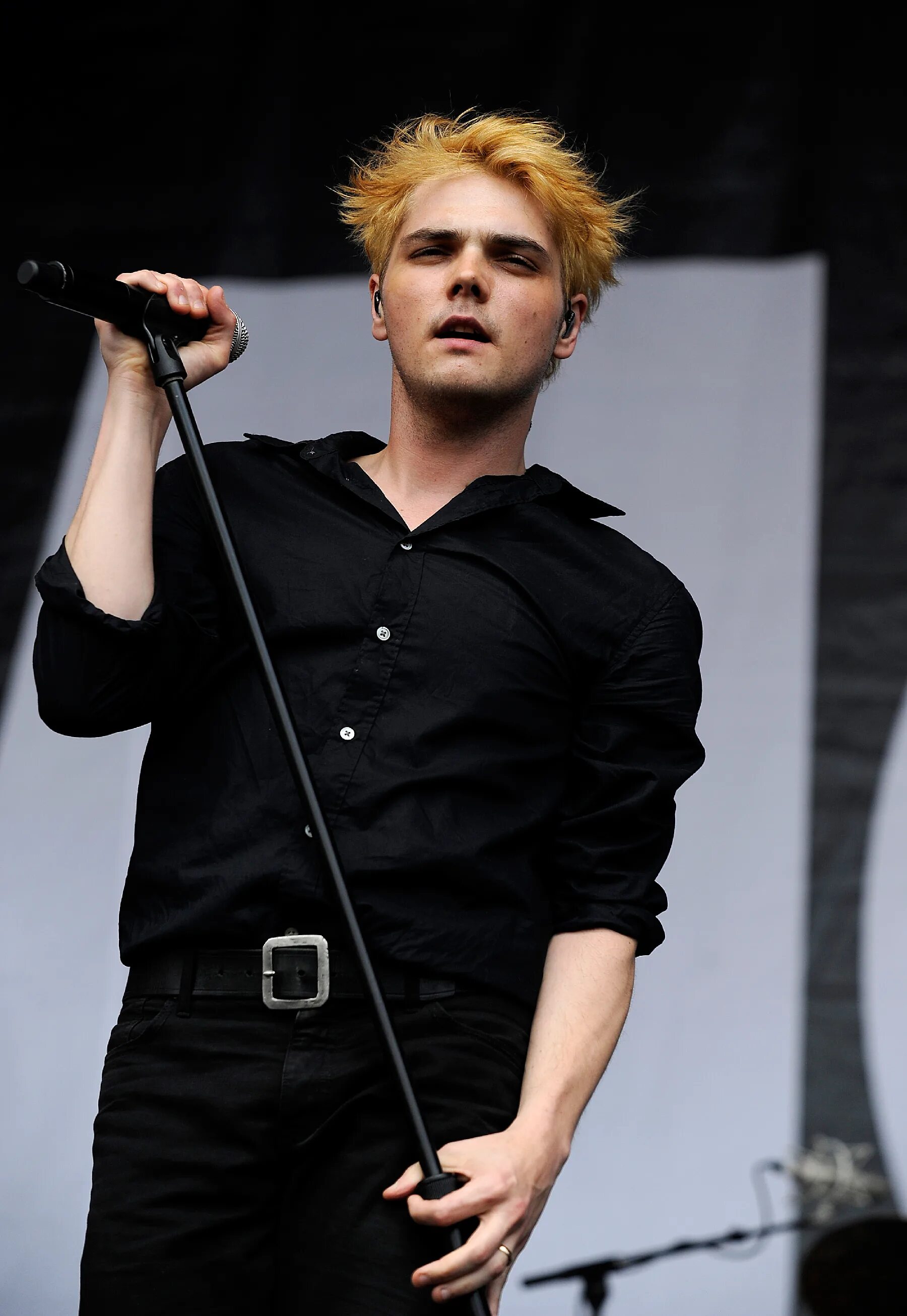 Уэй. Джерард уэй. my chemical romance джерард. джкрад уай. my chemical romance джерард уэй 2025.