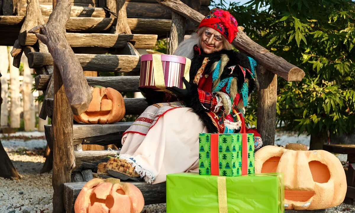 Баба яга сочи парк. Южная резиденция бабы яги. Парк баба яга. Парк сказов екатеринбург. Южная резиденция бабы яги сочи парк.