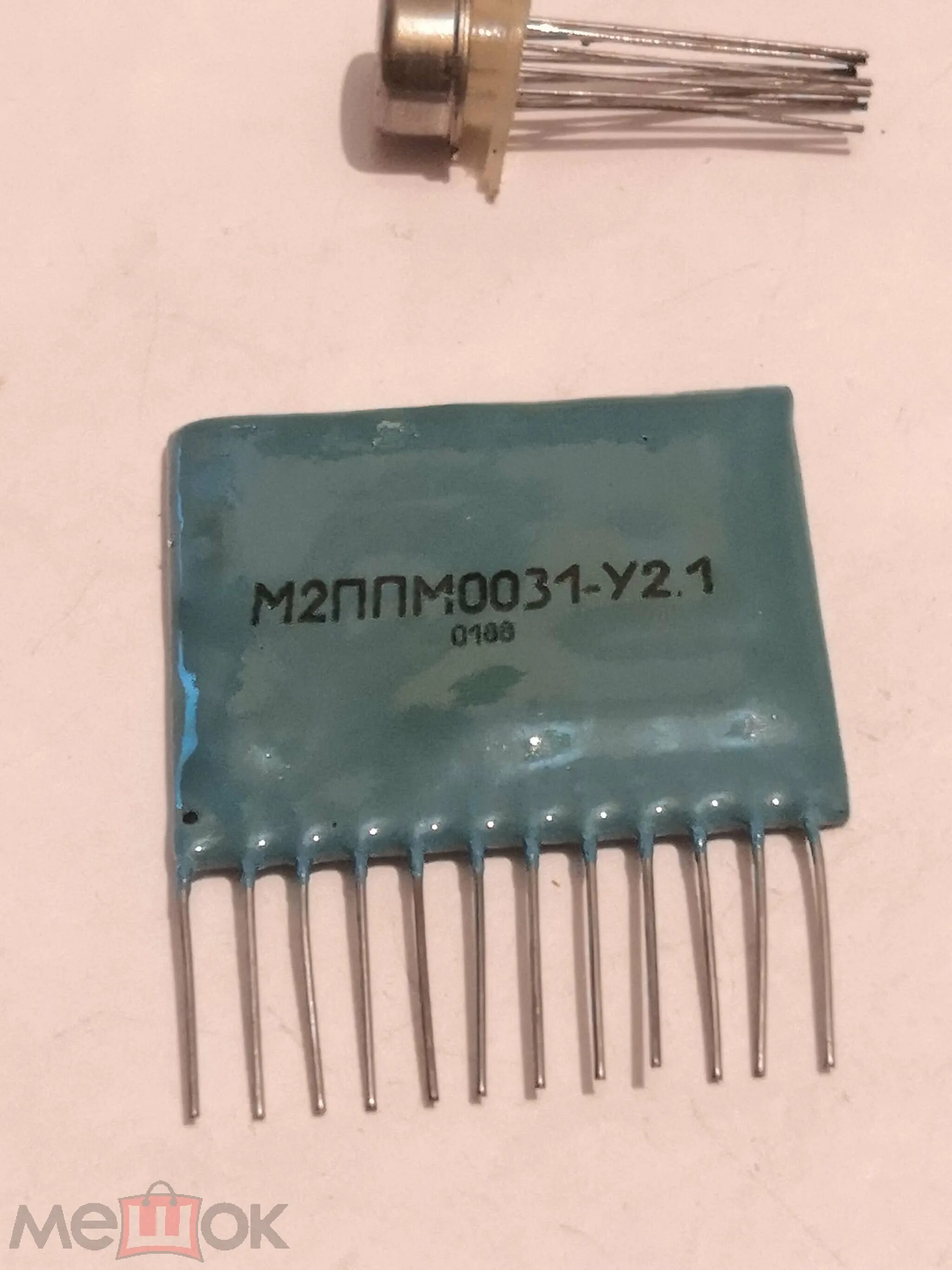 Микросхема м8742. М556рт7а. М1006ви1. М+на микросхеме. Кр1561кп1.