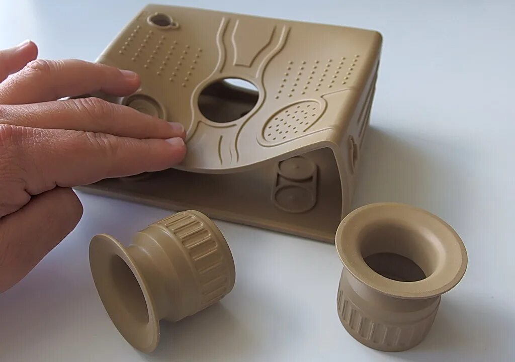 Вакуумное литье пластмасс. Вакуумное литье пластика в силикон. Вакуумная литьевая машина hvc-1. Вакуумное литье пластика. Вакуумное литье пластика.