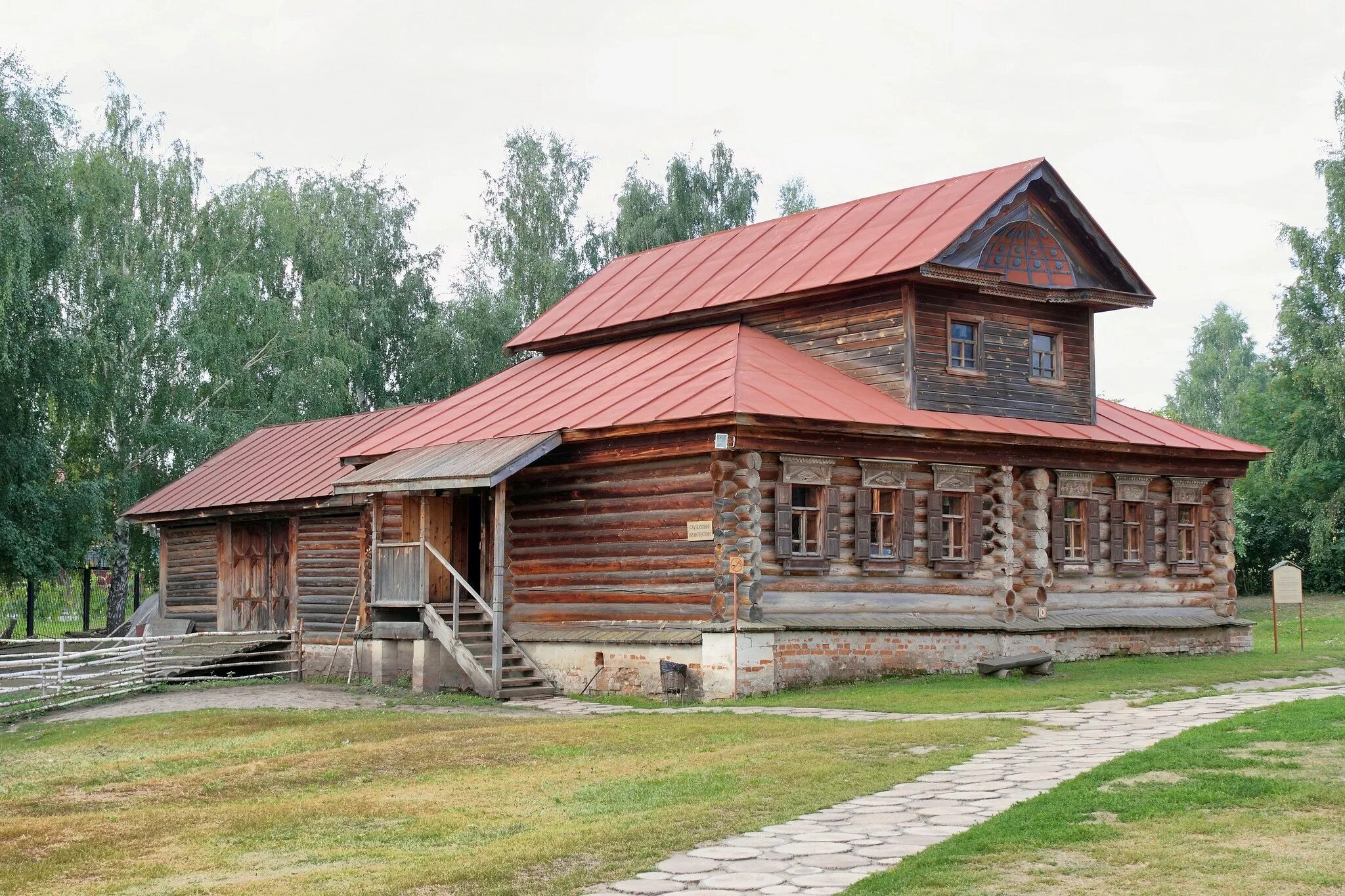 В каком городе музей зодчества. Музей деревянного зодчества в Суздале. Узей деревянного зодчества в Суздале. Музей деревянного зодчества Суздаль Купеческий дом. Суздаль музей деревянного.