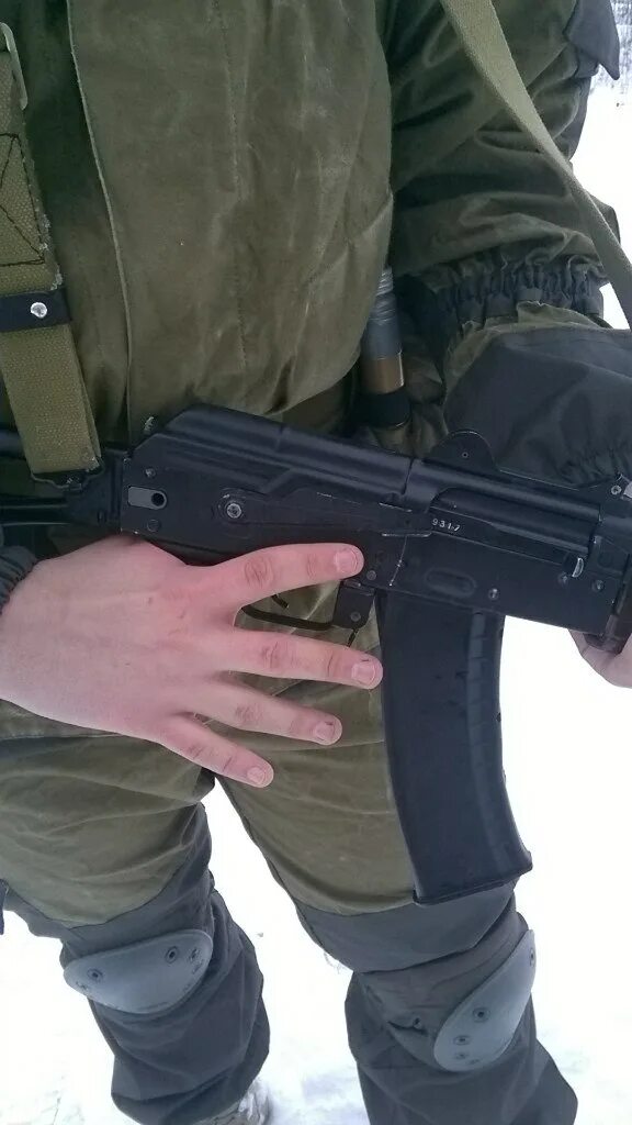 Можно ли таскать автомат. Ремень оружейный тактический ак 12. стрельба из ак с ремнем. варианты ношения автомата.