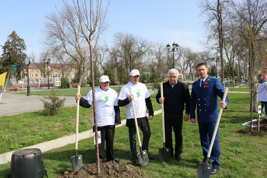 Погода на неделю полтавская красноармейский район. Парк станицы Полтавской. Глава станицы Полтавская. Сад памяти Полтавская.