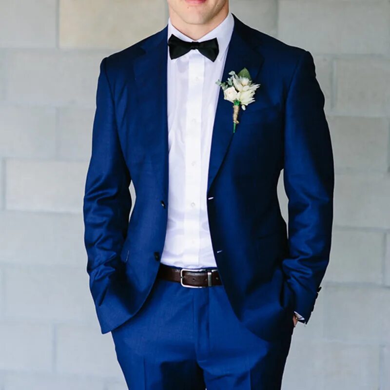 Крокус мужчины в синей одежде. Костюм жениха на свадьбу. Свадебный костюм мужской синий. Синий костюм на свадьбу для жениха. Жених в синем костюме.