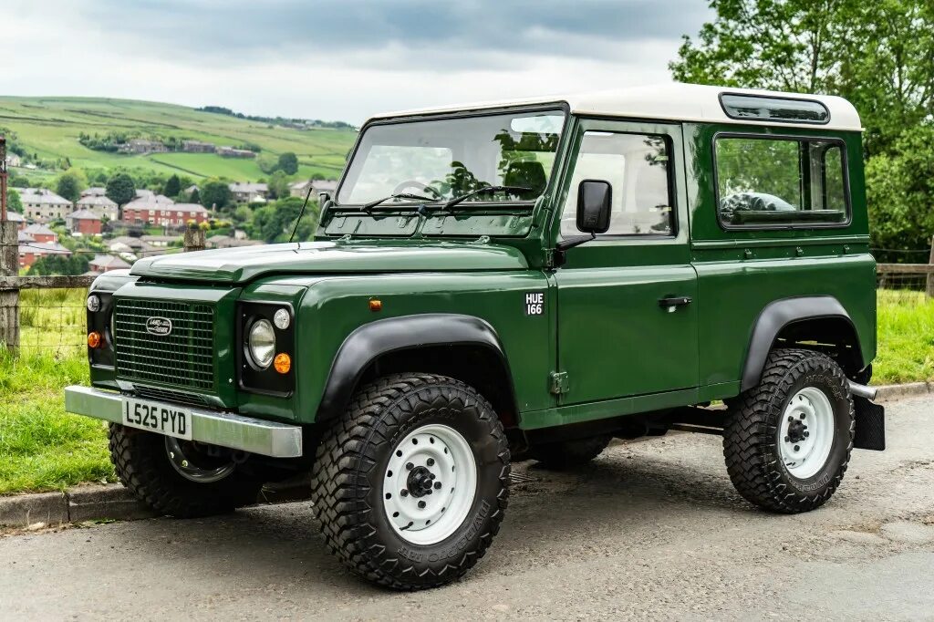 Ленд Ровер Дефендер 90. Ленд Ровер Дефендер 3. Land Rover Defender 3 дверный. Ленд Ровер Дефендер 2. Defender 3.0