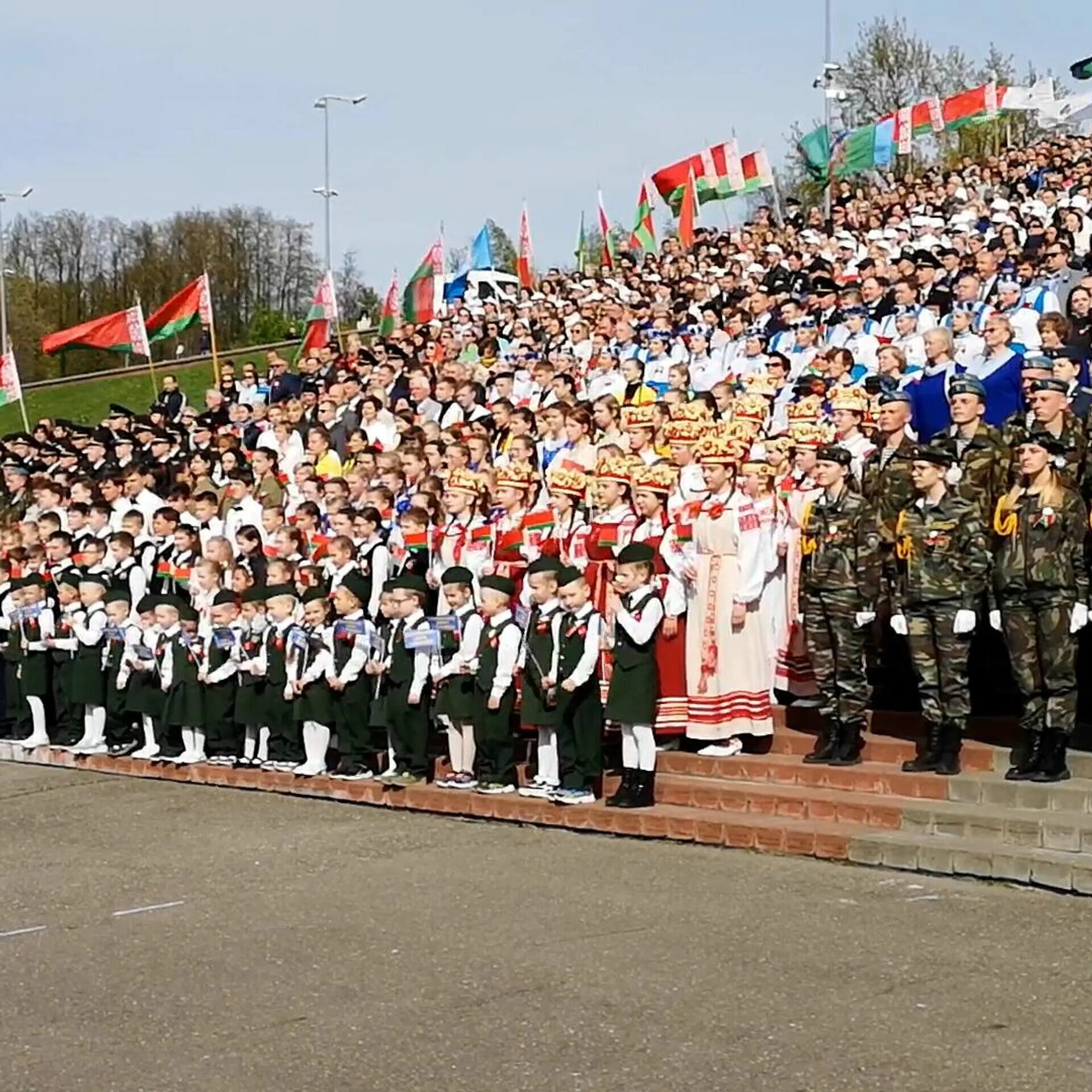 Митинг 9 мая рб. 9 мая. 9 мая беларусь. фото 9 мая день победы. 9 мая день победы 2025.