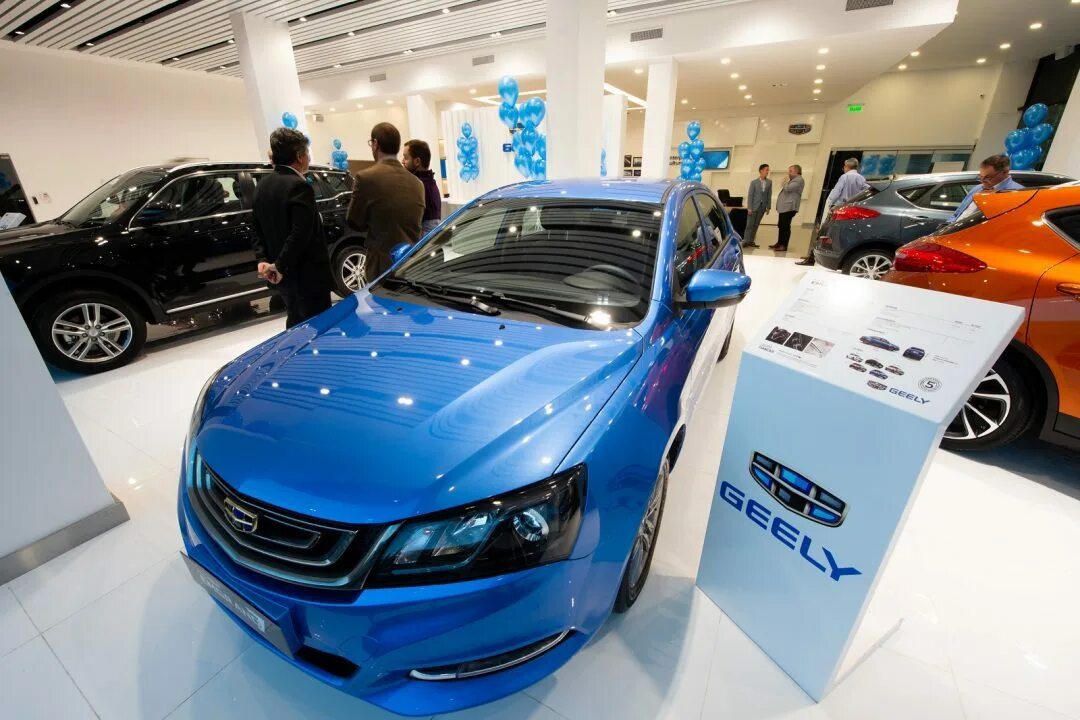 Купить джили в могилеве. Geely Showroom. Экспо кар Geely. Шоурум Geely. Geely Automobile Флагшип.