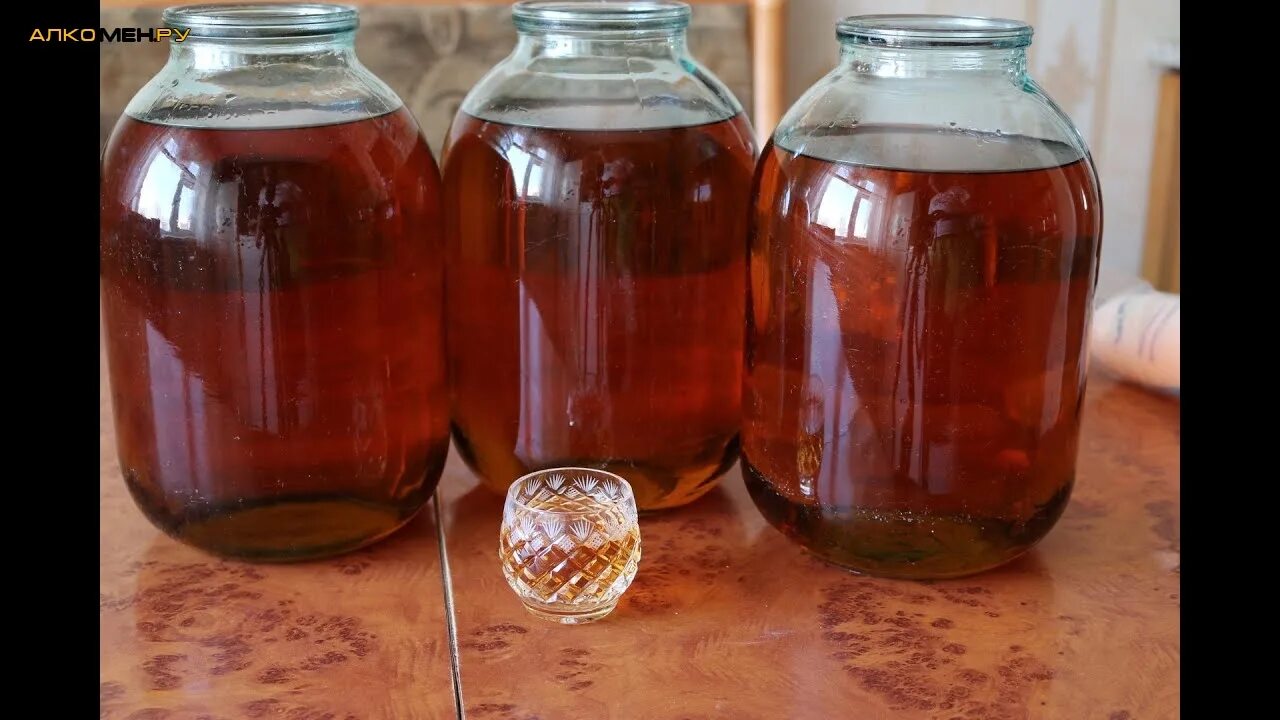 Коньяк на дубовой щепе из самогона. Самогон настоянный на дубовой щепе. Кленовая щепа для самогона. Самогон настоянный на дубовой щепе. Самогон на дубе.