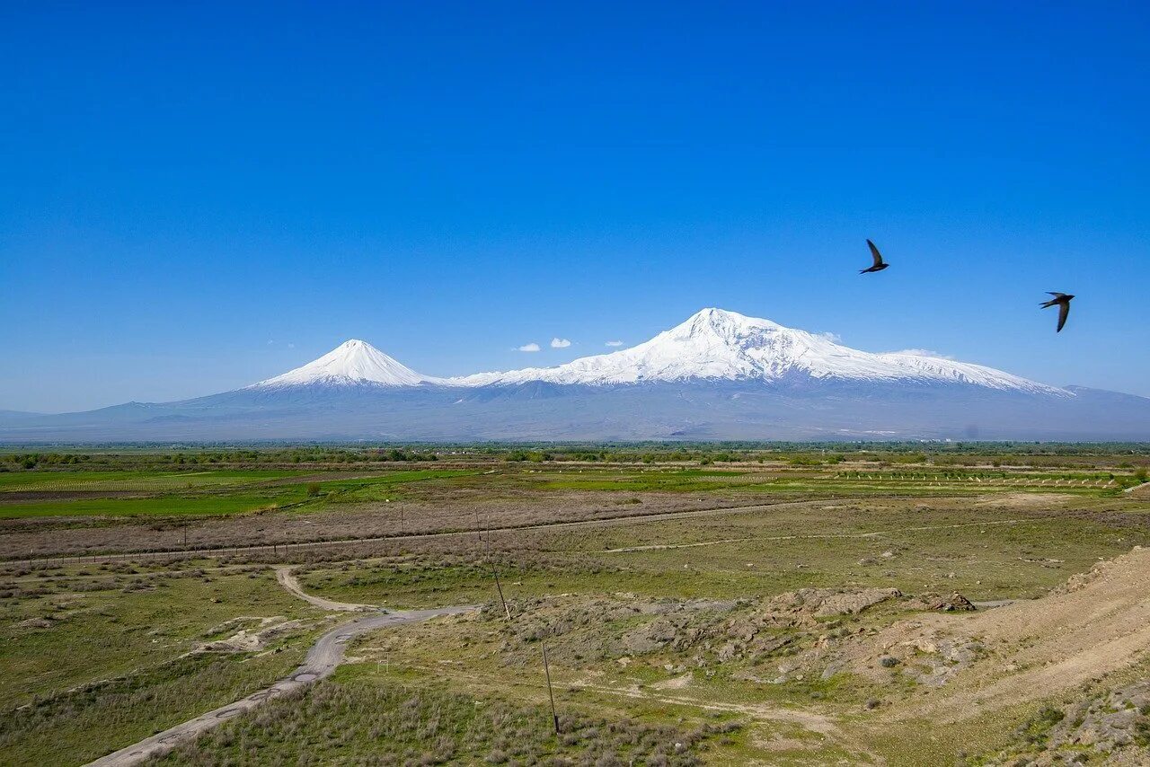 Гора Арарат. Гора Арарат в Армении. Гора Арарат и Масис. Гора Масис Армения. Арарат находится в армении