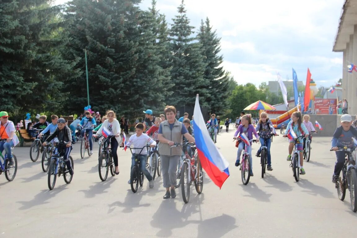 погода в ильиногорске. озеро в ильиногорске. дворец культуры ильиногорск володарский район. герб ильиногорск. ильиногорск нижегородская область.