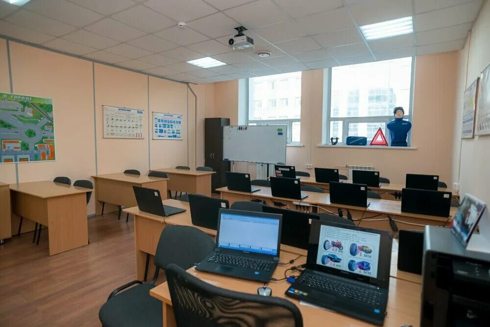 профи центр владивосток. автошкола на вязовой владивосток профи центр. автошкола на ворошилова ставрополь. автошкола профи центр владивосток. офис автошколы.