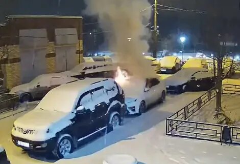 Топки сгорела машина