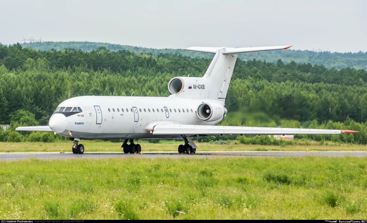 Як 42д красавиа. Як-42д красавиа ra-42458. Красавиа як. Красавиа як. Як 42 красавиа самолет.