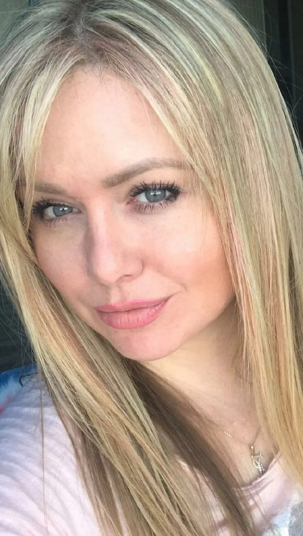 Lindsay hayward. Blondinka 38. Реальные блондинки. Блондинка домашнее фото. Блондинка фото реальное.