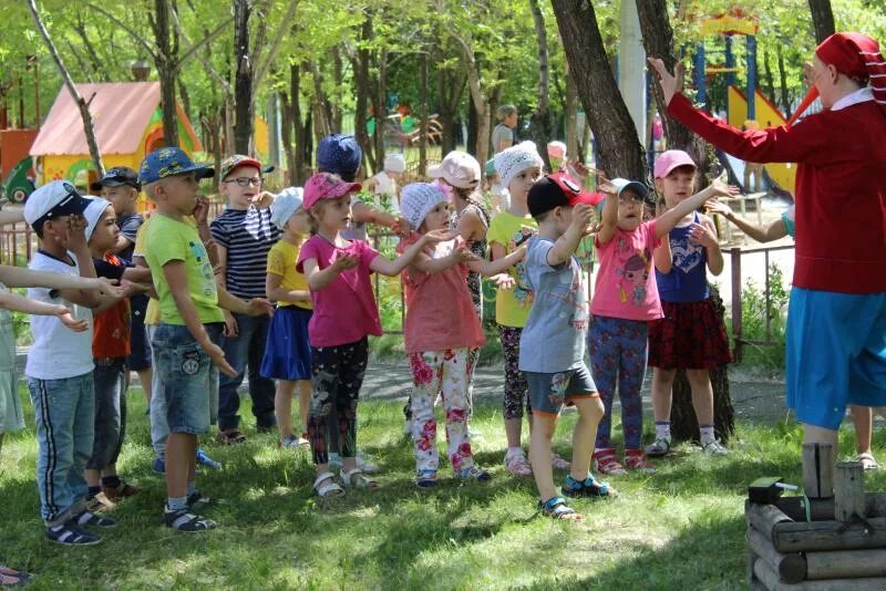 Советские мультфильмы про лето. В гостях у лета мультфильм 1972. Лето картинки для детей. Детский сад 11. Лето в доу.